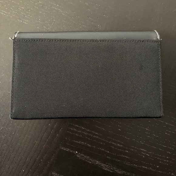 Used Wallet - Picture 2 of 5